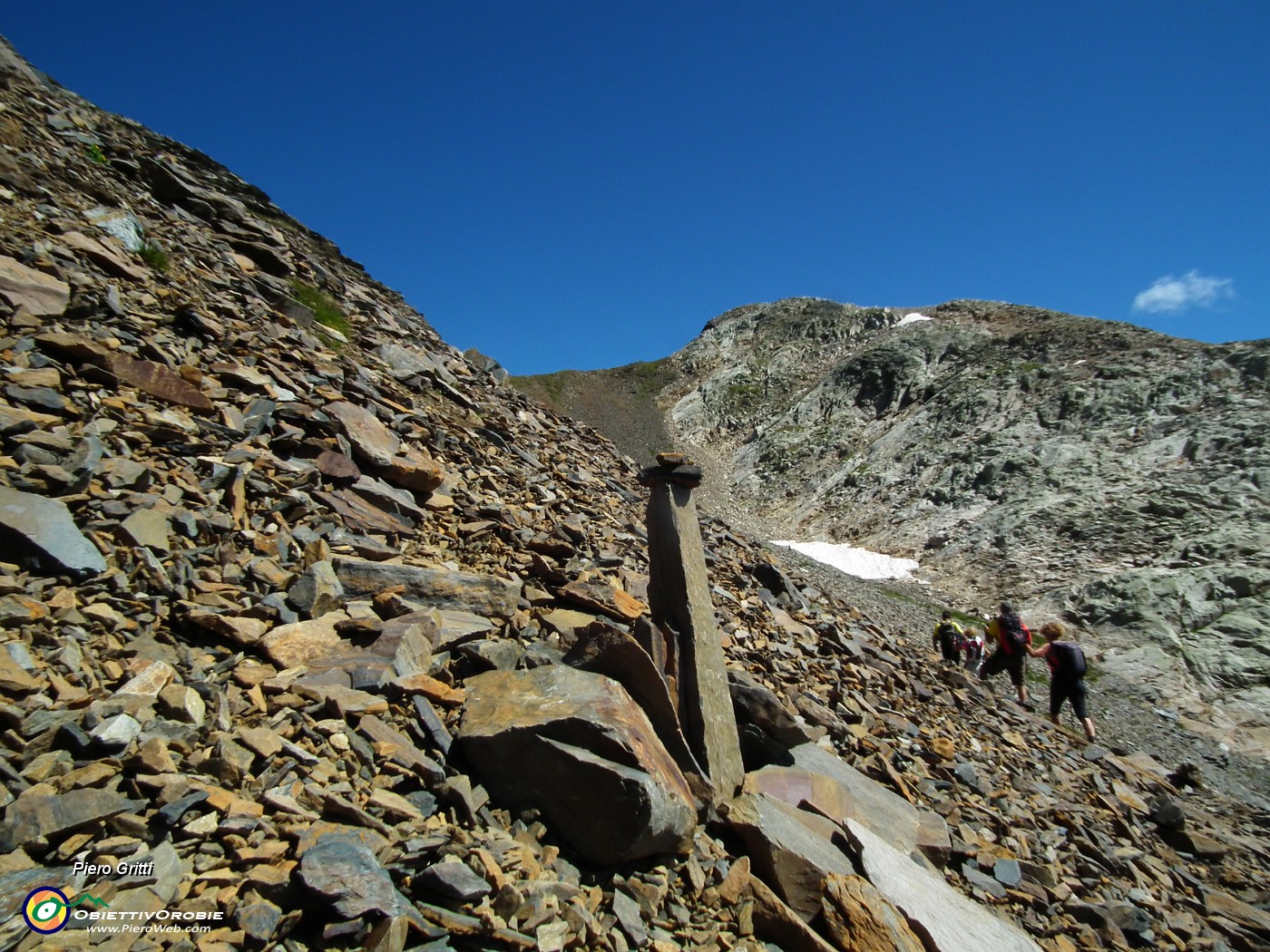 58 Ometto con pietraia e Cima Cabinaca .JPG